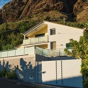 The Blue Pearl-villa Paul Calheta (Madeira)